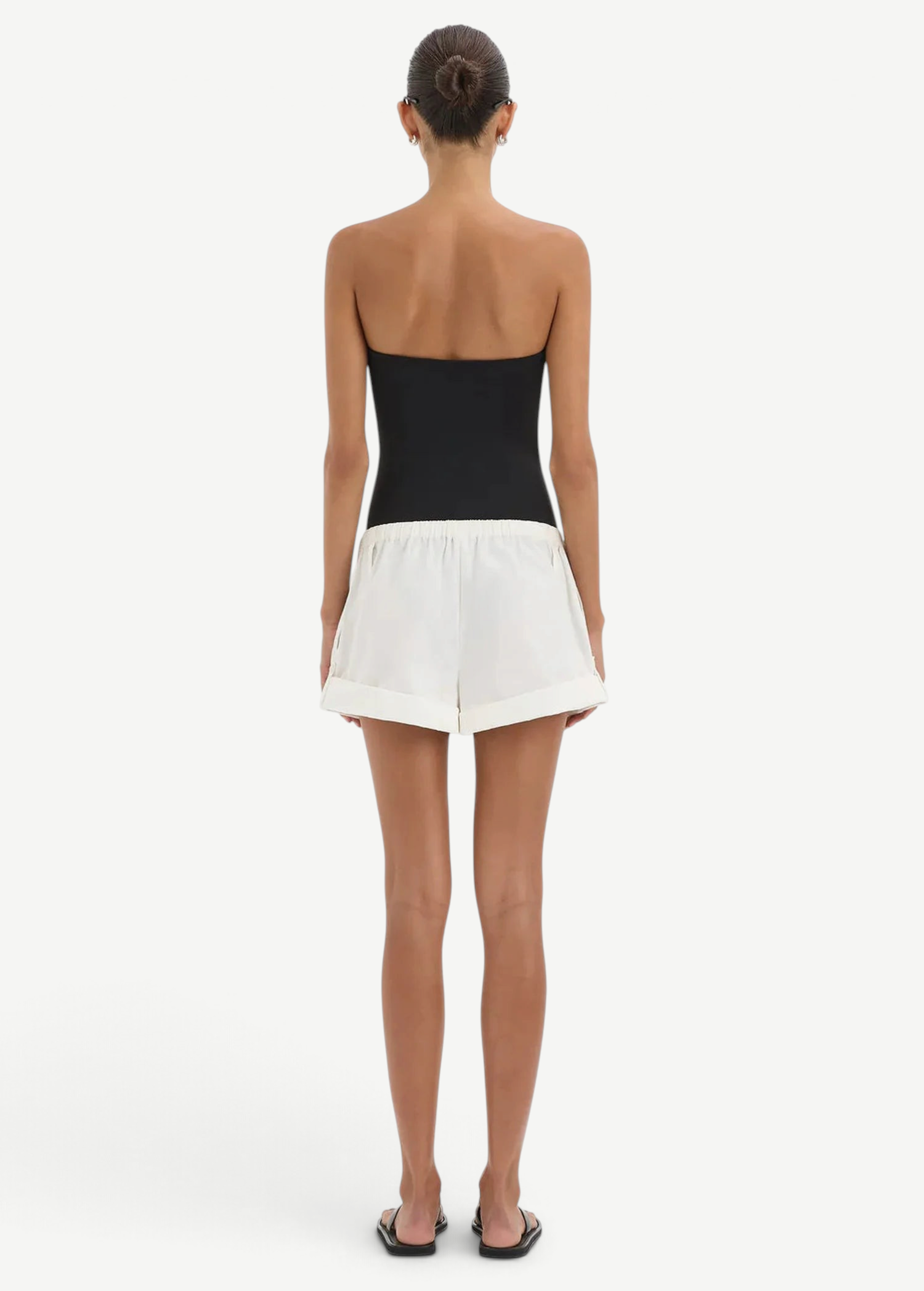 KABE SHOP INC Charlie Rolled Short in white cotton with a drawstring waistband, back view on a model.