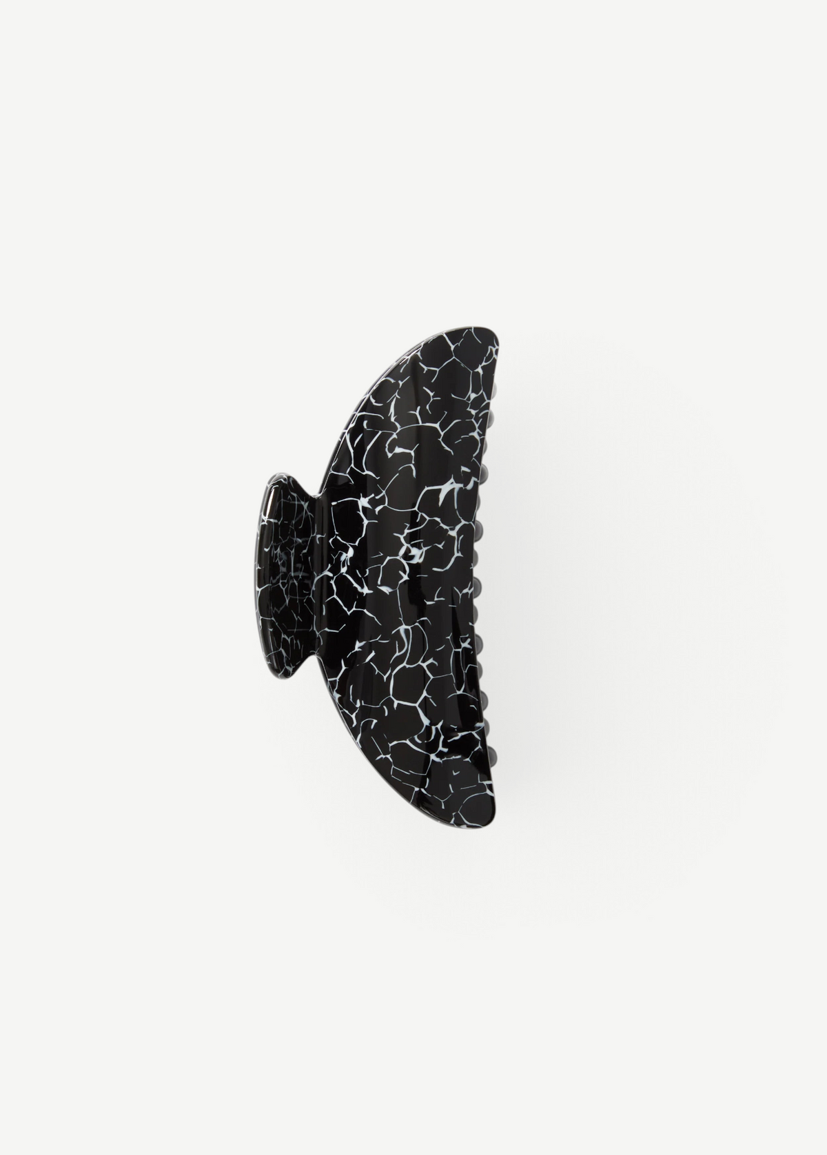 KABE SHOP INC Midi Heirloom hair claw in black and white marbled Italian acetate with a double-walled design.