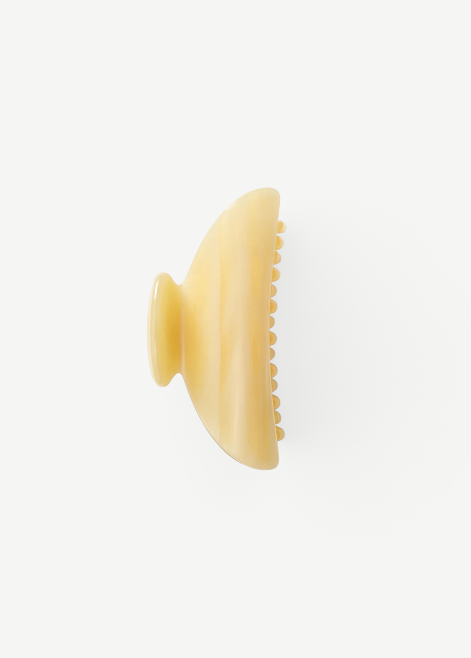 KABE SHOP INC Midi Heirloom claw clip in translucent cream Italian acetate with a curved double-walled design.