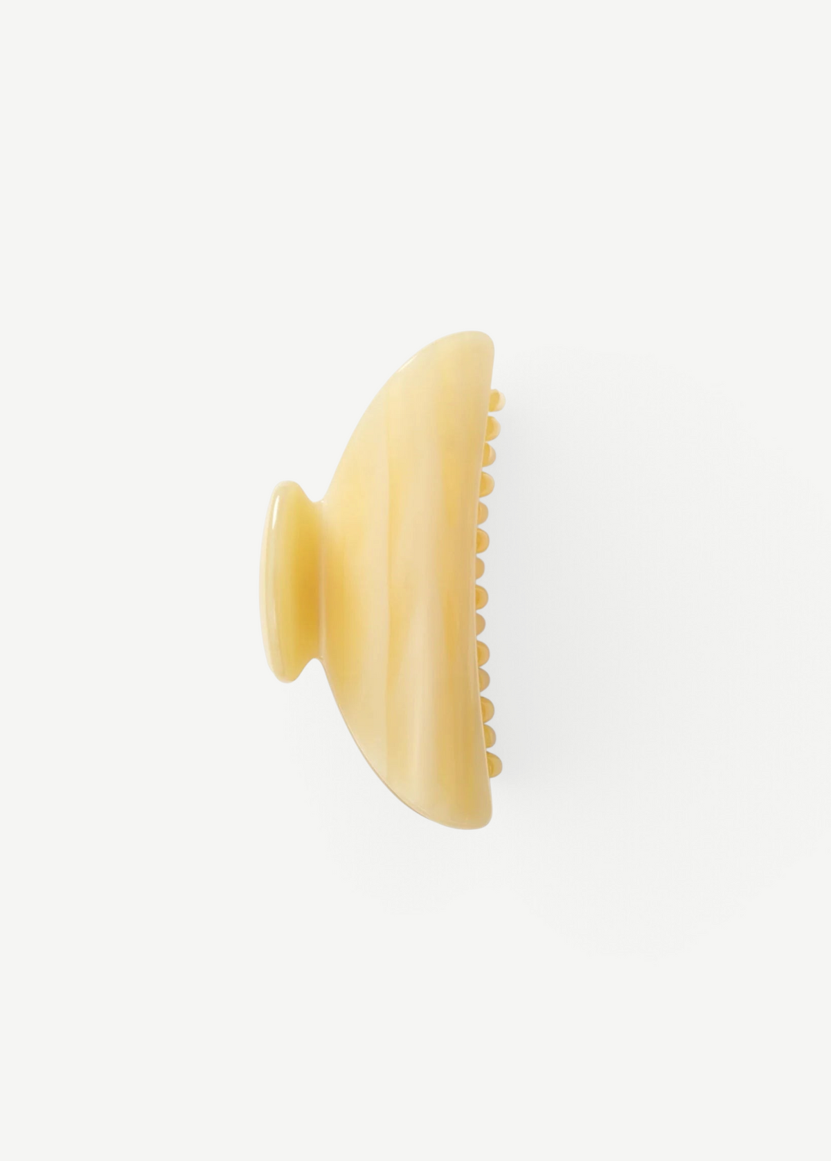 KABE SHOP INC Midi Heirloom claw clip in translucent cream Italian acetate with a curved double-walled design.