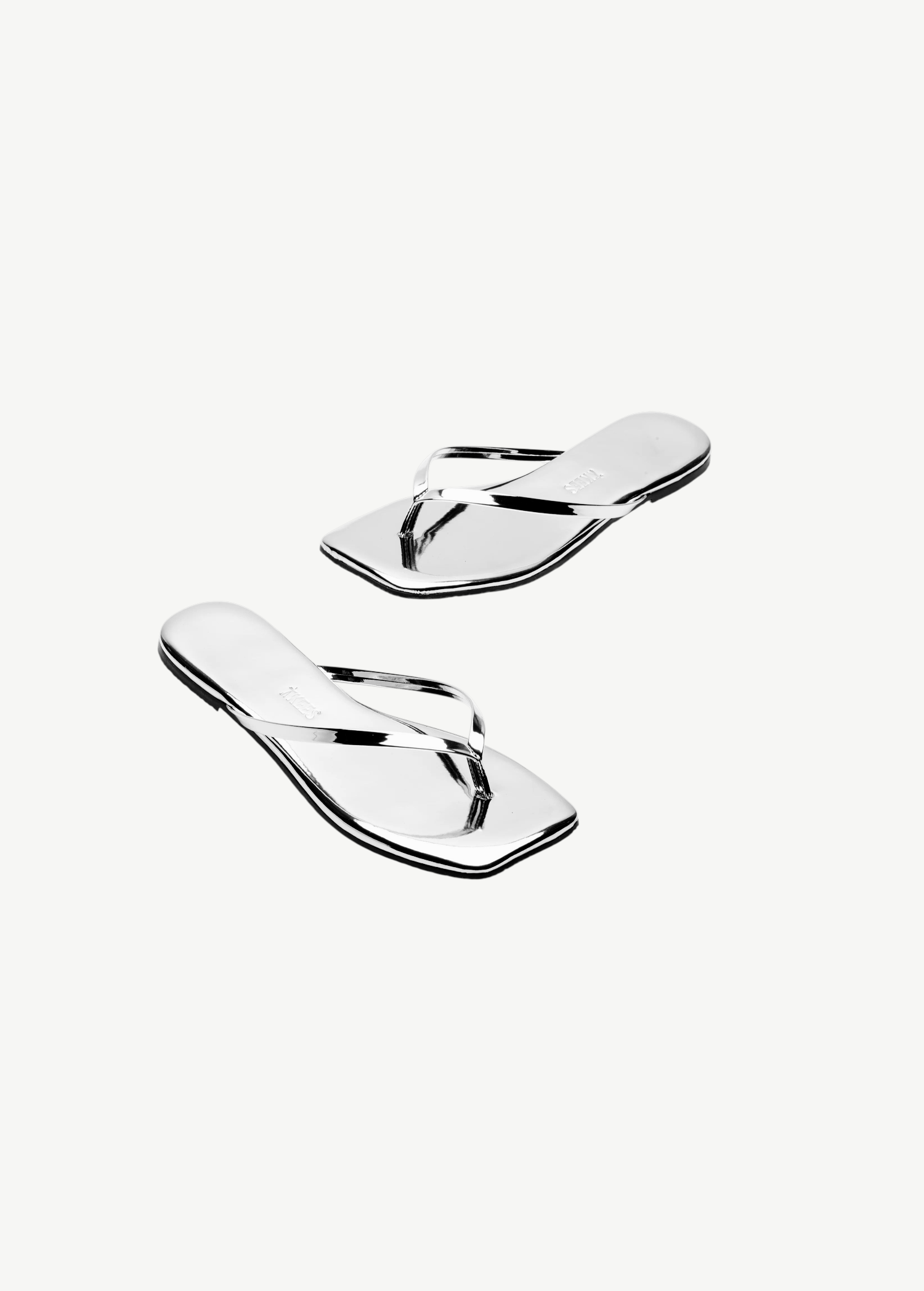 KABE SHOP INC Square Toe Lily Mirror flip-flops in metallic silver with a modern flat design
