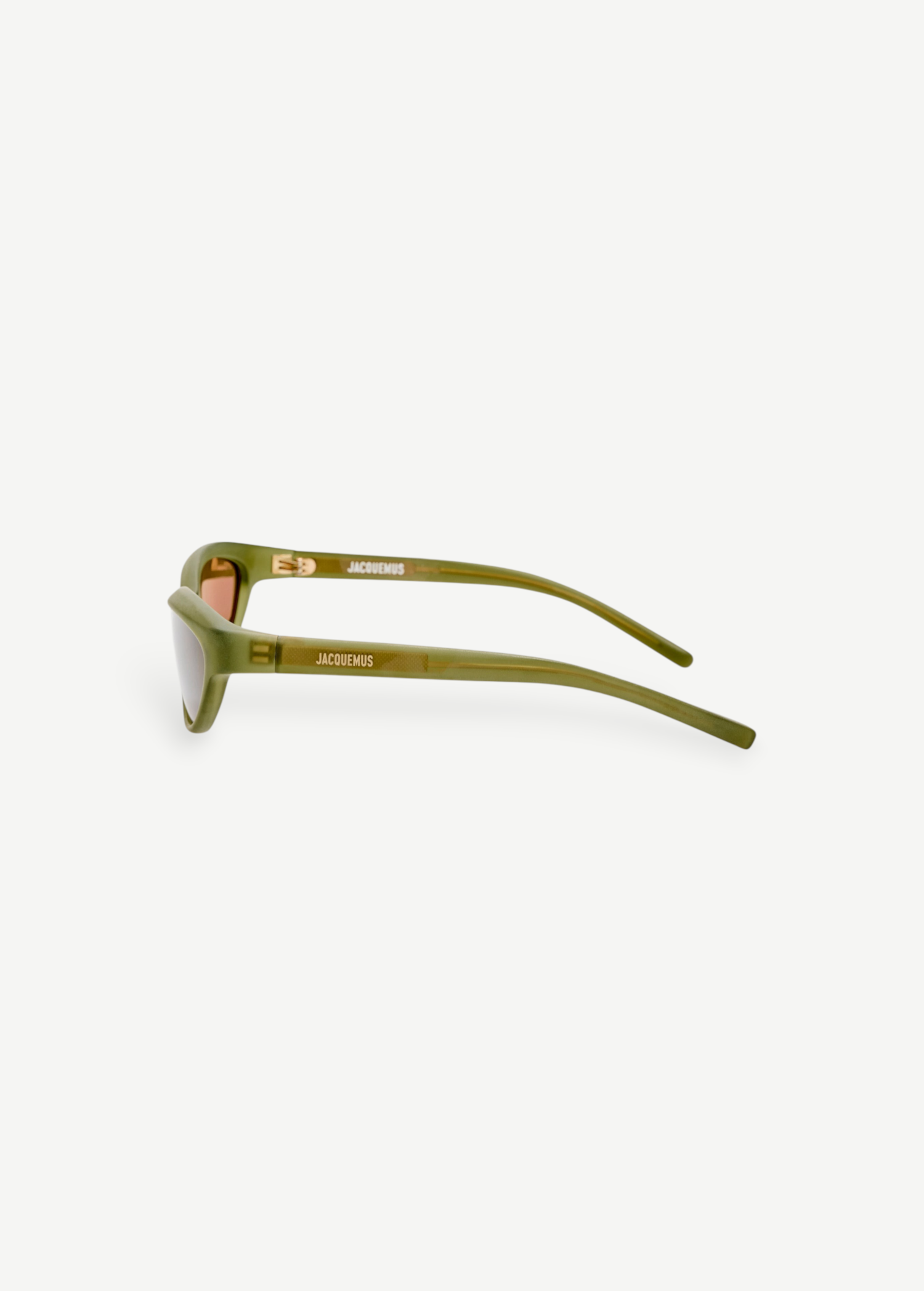 KABE SHOP INC Jacquemus Curvo cat-eye sunglasses in green acetate with brown lenses and gold branding, side view.